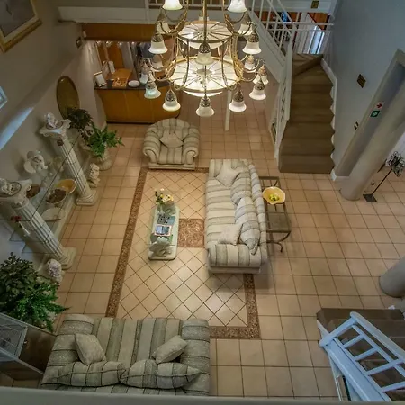 Hill Street Manor *